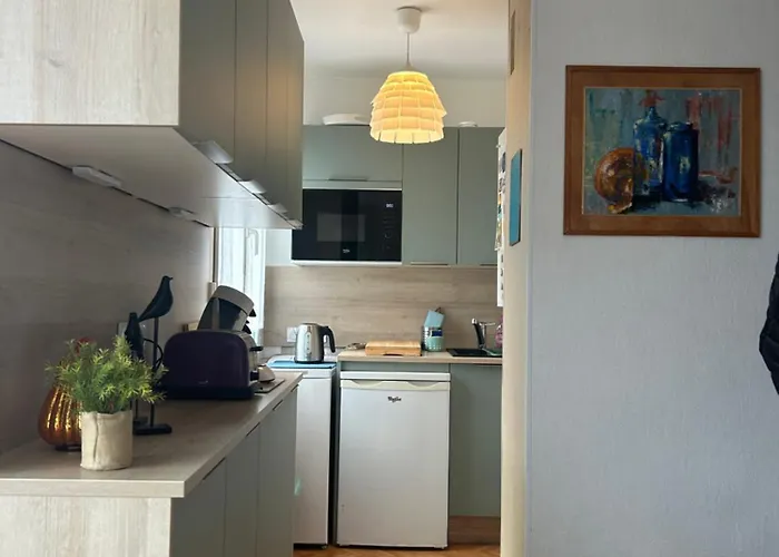 Apartment 2 Minutes De La *